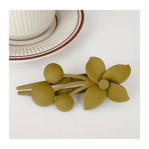 FROSTED FLOWERS HAIR CLIP